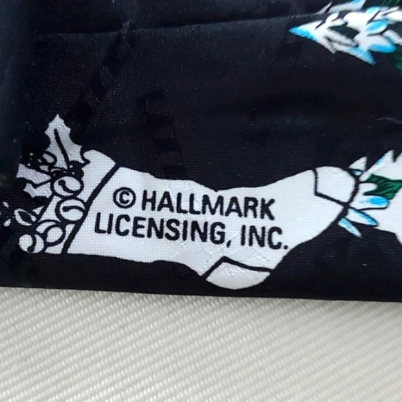 HALLMARK Novelties Men's Holiday Tie Santa In Sleigh With Reindeer - Picture 6 of 12